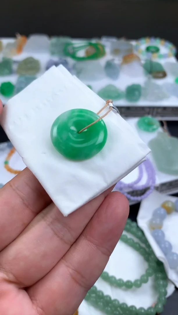 定制翡翠未镶嵌翡翠
