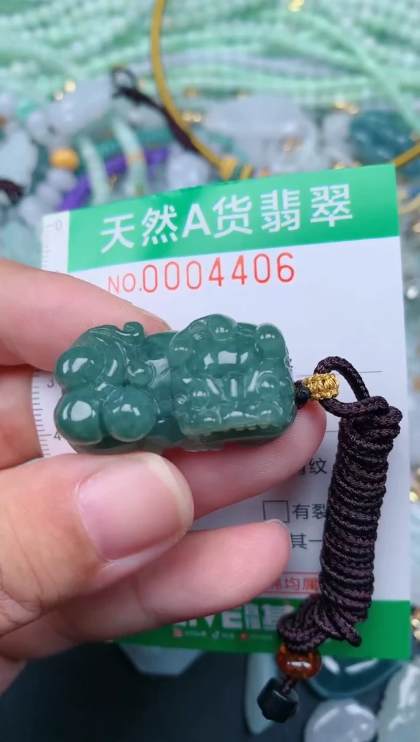 翡翠未镶嵌颈饰.0004406