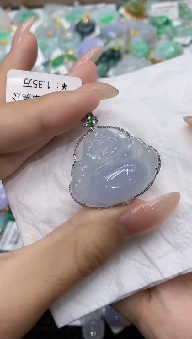 颈饰18K金镶嵌翡翠111111111111
