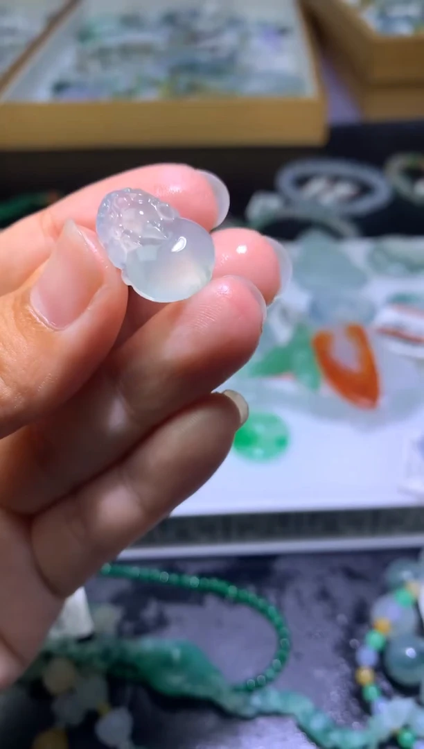 未镶嵌定制翡翠毛货