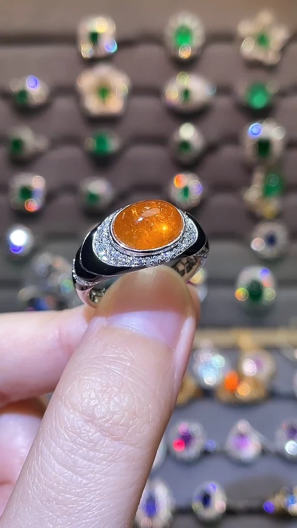 石榴石（芬达石）戒指18K金镶嵌4.2ct