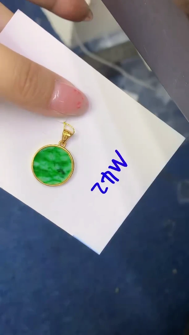 翡翠未镶嵌颈饰缅甸天然翡翠A货