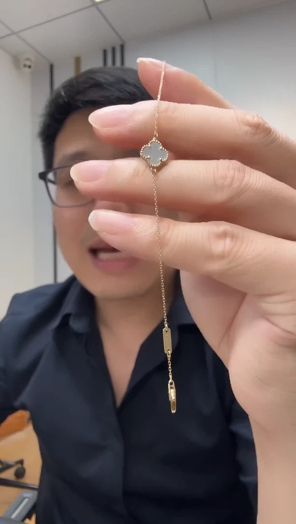 18K金镶嵌贝壳（贝母）手链白色k黄，小号单花手链