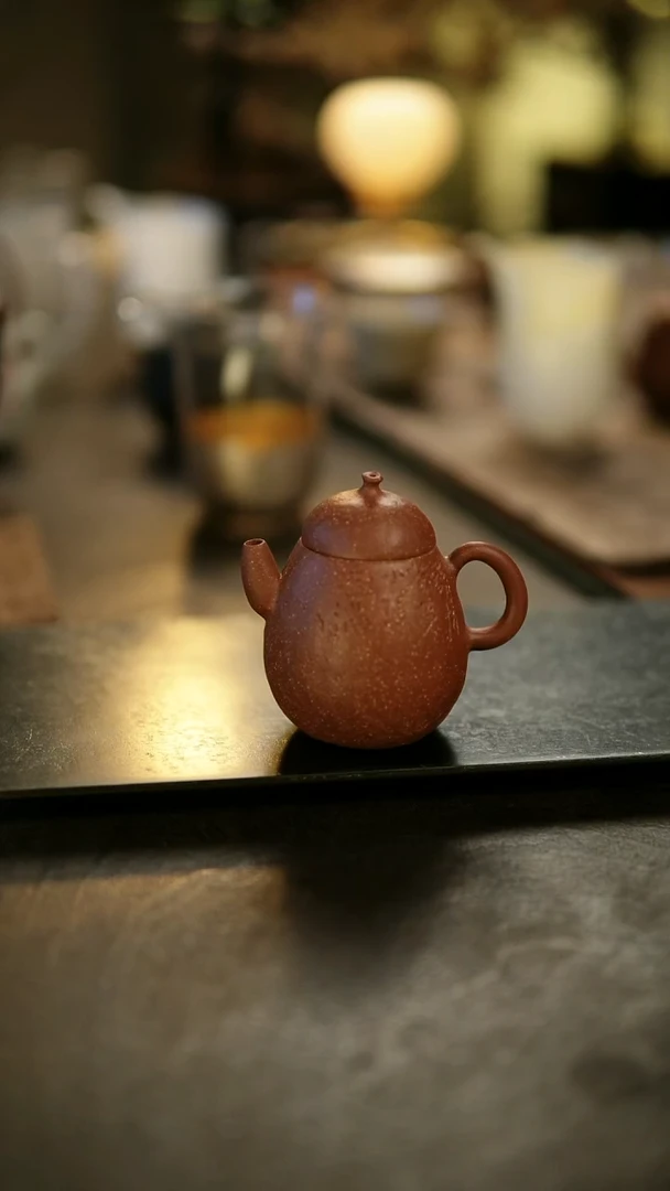 阿眠     贤生手捏诗文刻绘壶