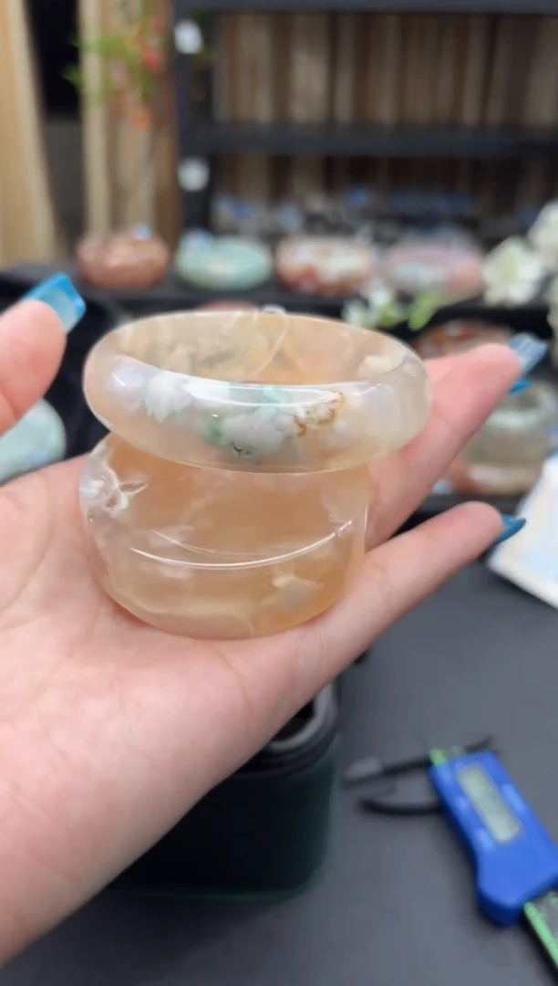 未镶嵌手镯石英质玉170(55圈赠送镯心)