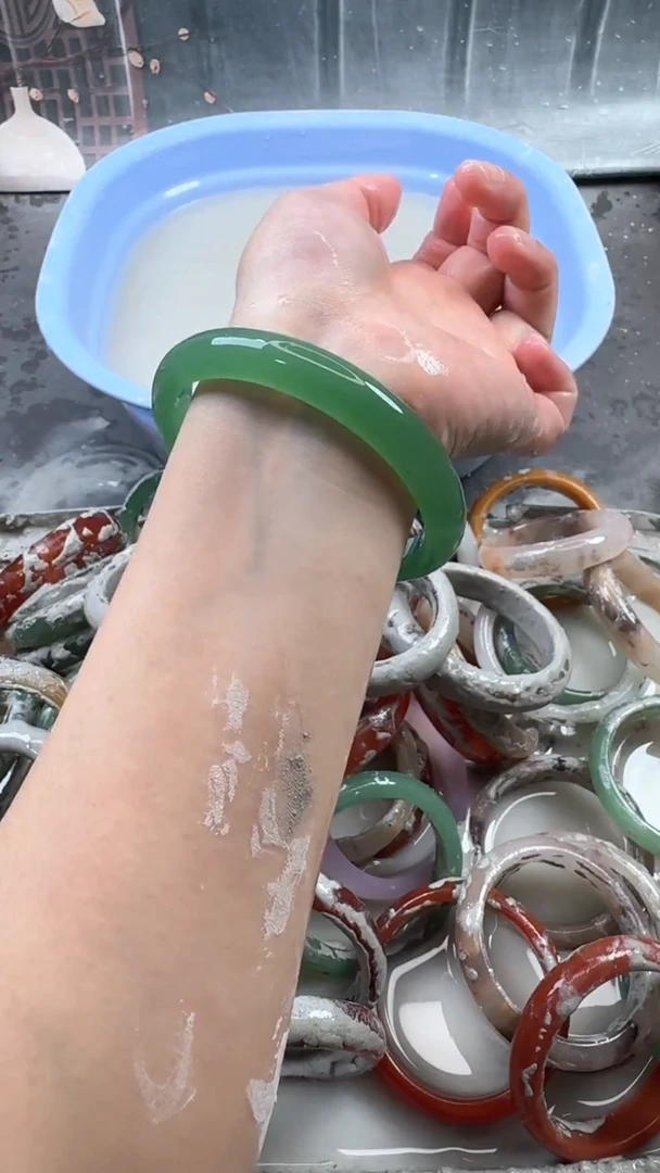 【闪购商品】石英质玉手镯未镶嵌81 66