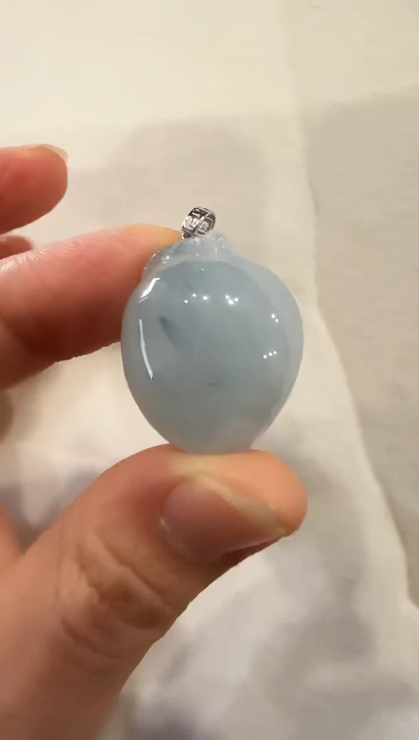 颈饰18K金镶嵌翡翠国风