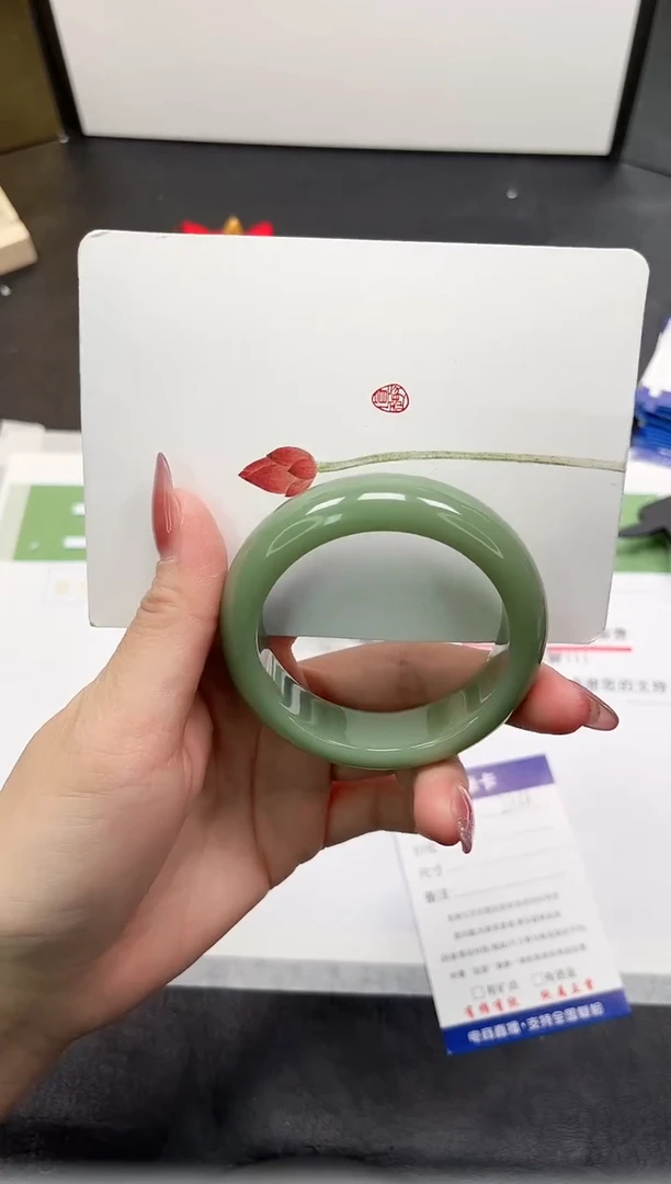 【闪购商品】石英质玉手镯未镶嵌214-52.2