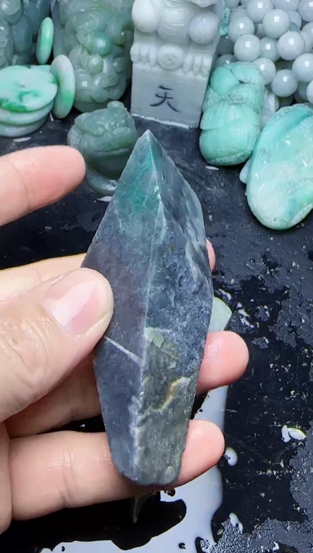 颈饰未镶嵌翡翠像**月050