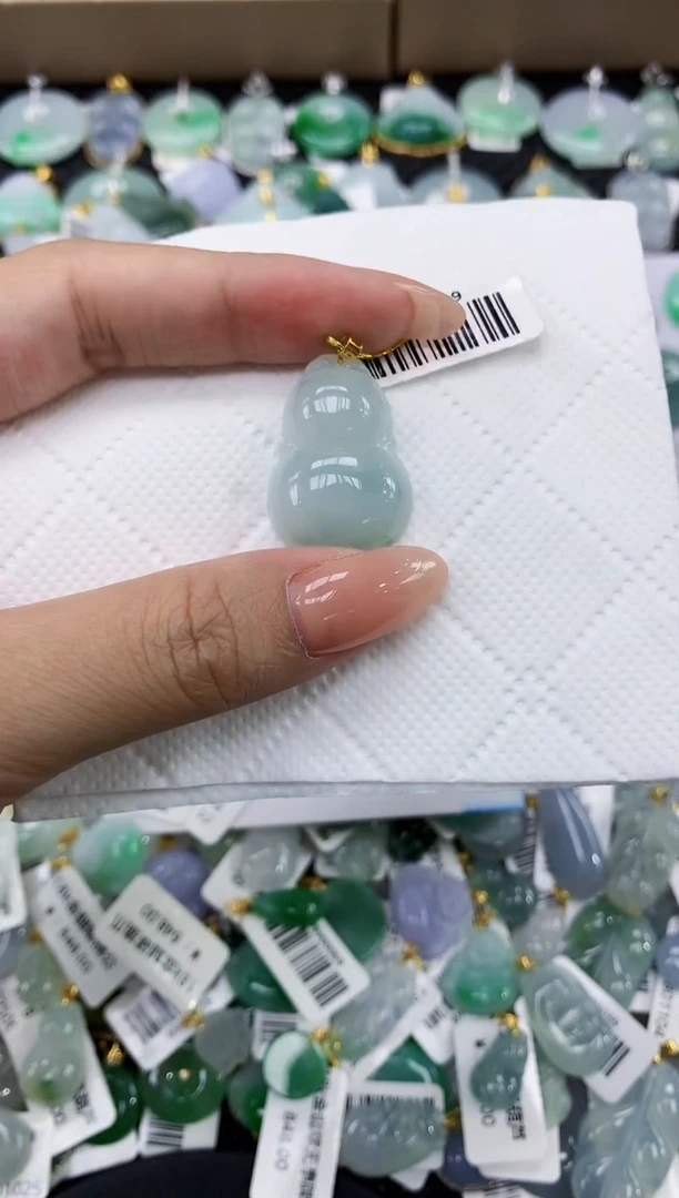 颈饰18K金镶嵌翡翠11111111111