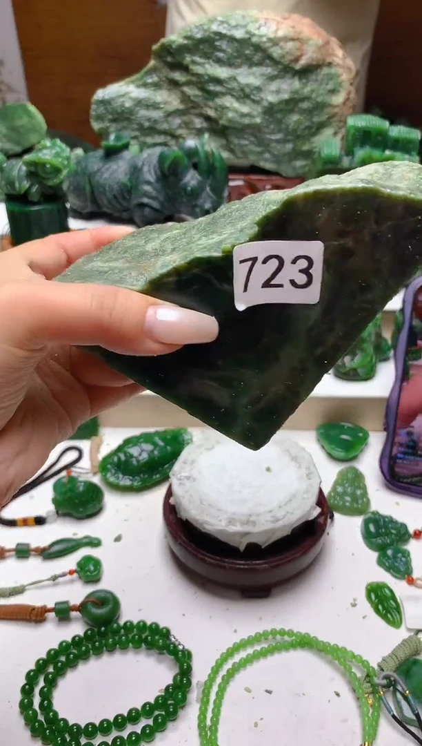 未镶嵌和田玉（碧玉）摆件1