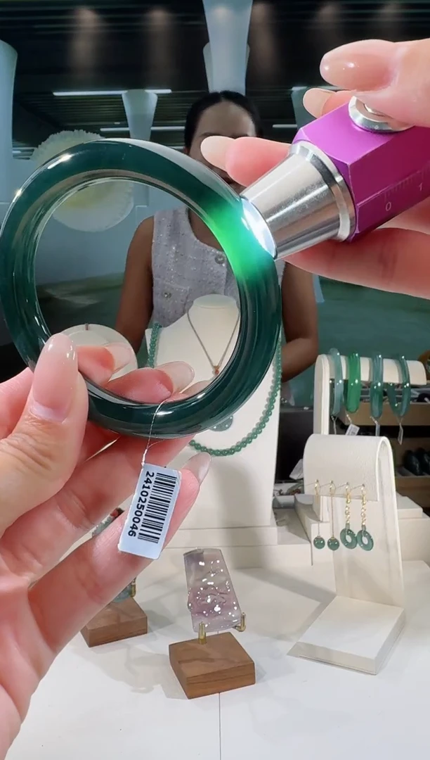 翡翠手镯未镶嵌纯天然A货翡翠  55圈