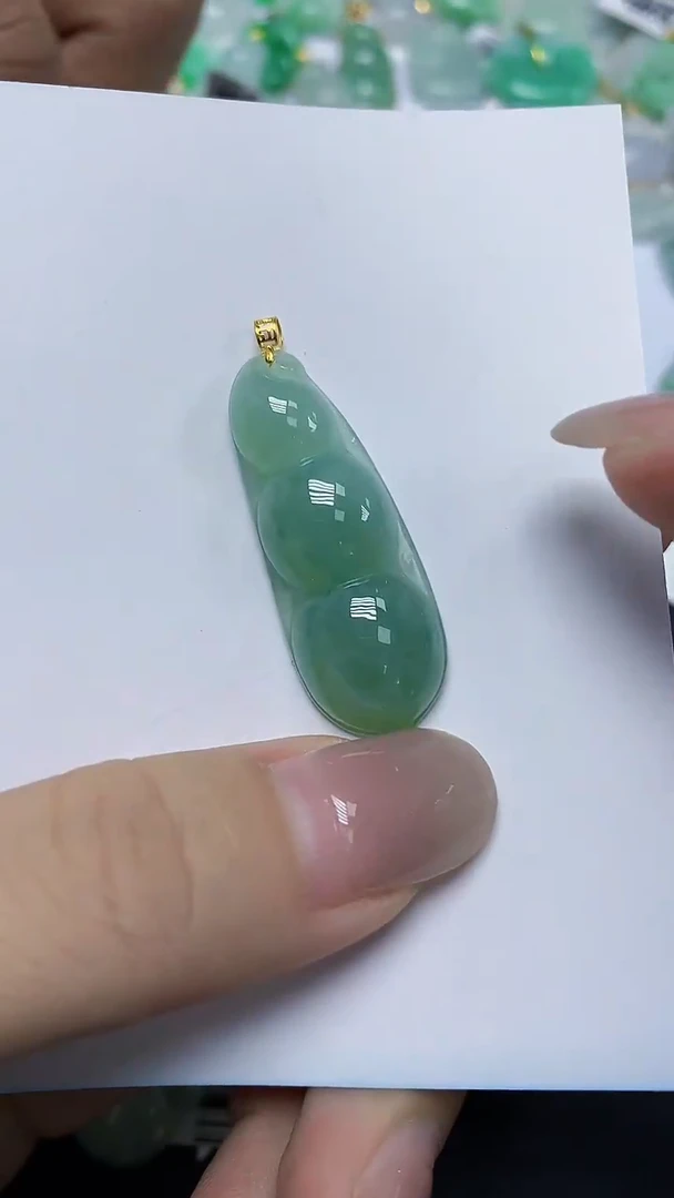 翡翠18K金镶嵌颈饰天然缅甸翡翠A货