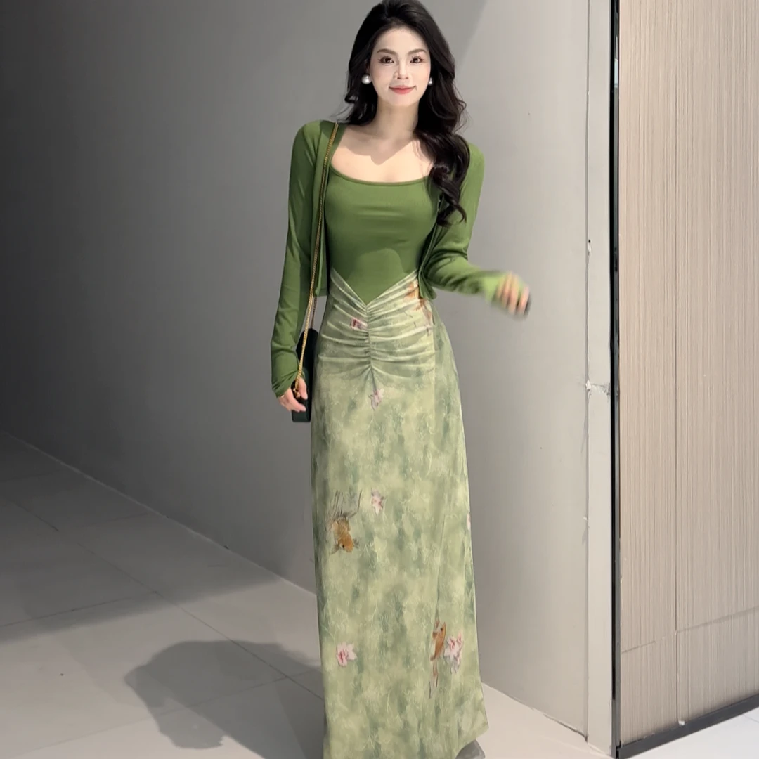 早春穿搭气质显瘦印花吊带连衣裙时尚套装纯色开衫上衣两件套