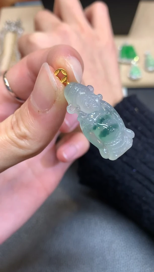 【闪购商品】翡翠颈饰18K金镶嵌财神爷【无服务费】