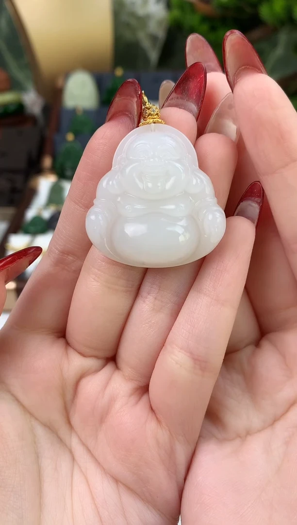 颈饰未镶嵌和田玉吊坠