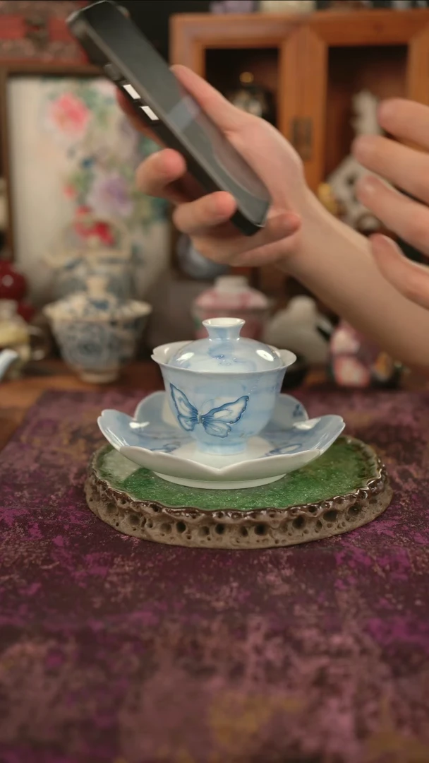 摩吉陶陶闪拍链接 蝴蝶手绘三才盖碗