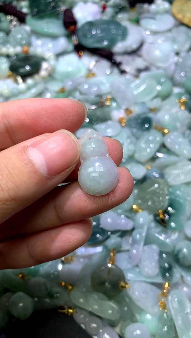 颈饰未镶嵌翡翠1