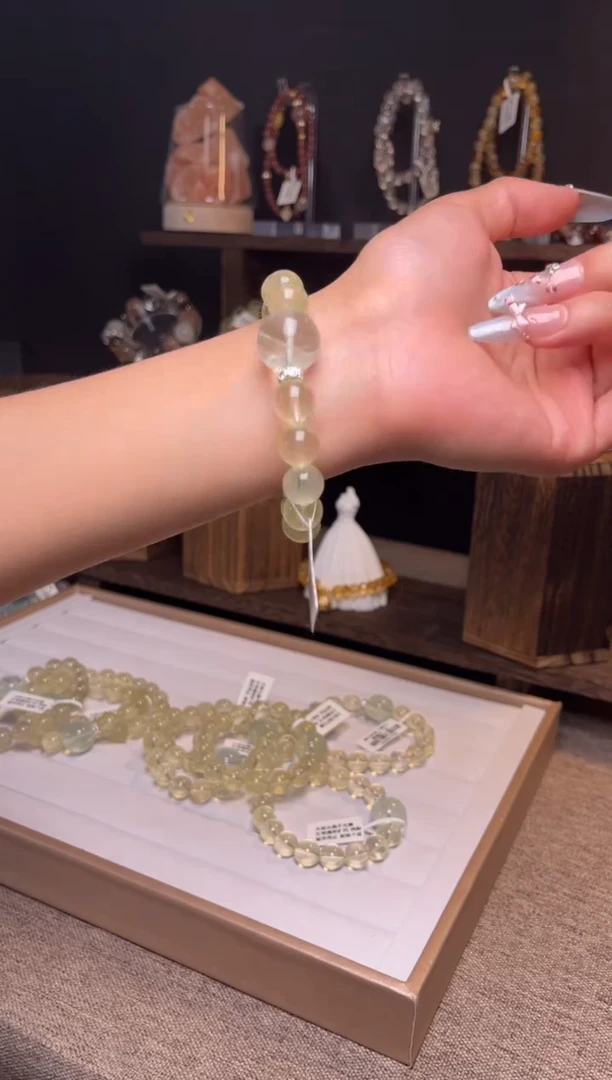 水晶手串未镶嵌柠檬黄水