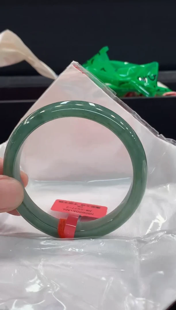 未镶嵌手镯翡翠手镯