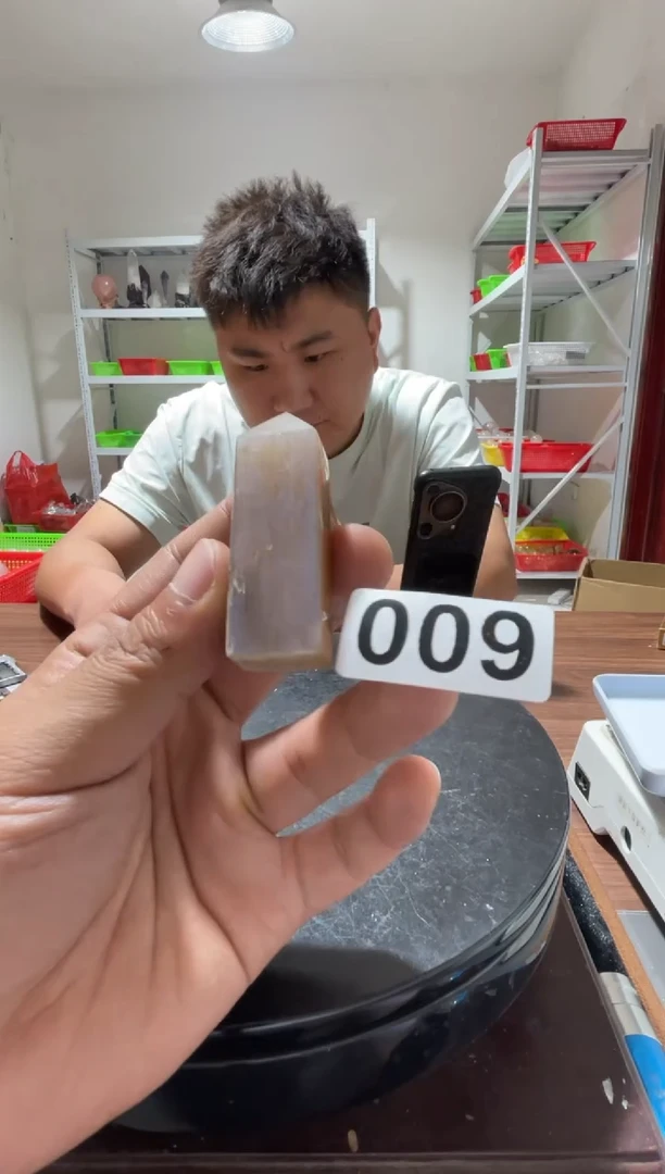 未镶嵌水晶大型摆件（非配饰）拉长石柱子009 40克