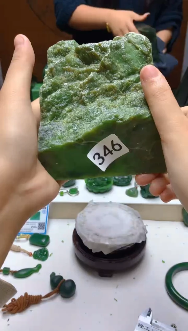 未镶嵌和田玉（碧玉）珠宝半成品0