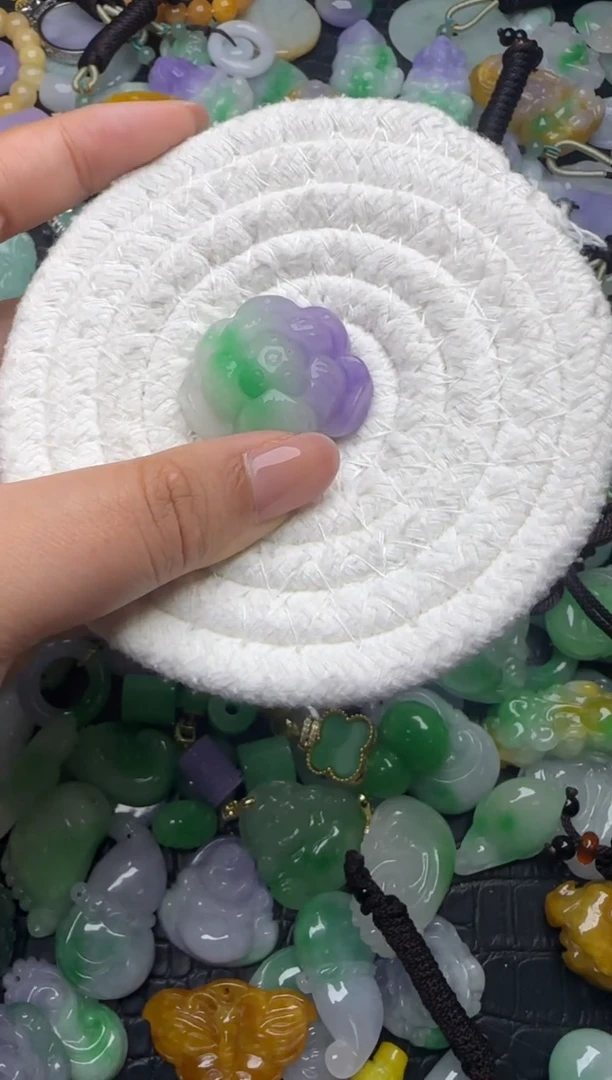颈饰未镶嵌翡翠缅甸翡翠吊坠