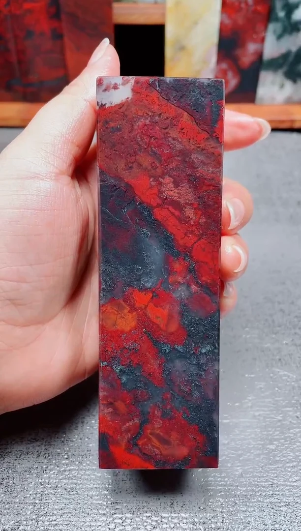 玉桂林鸡血玉素章27 4.0左右