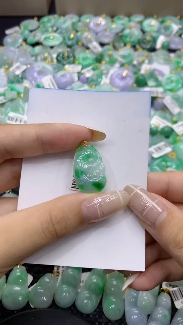 颈饰18K金镶嵌翡翠天然缅甸翡翠A货