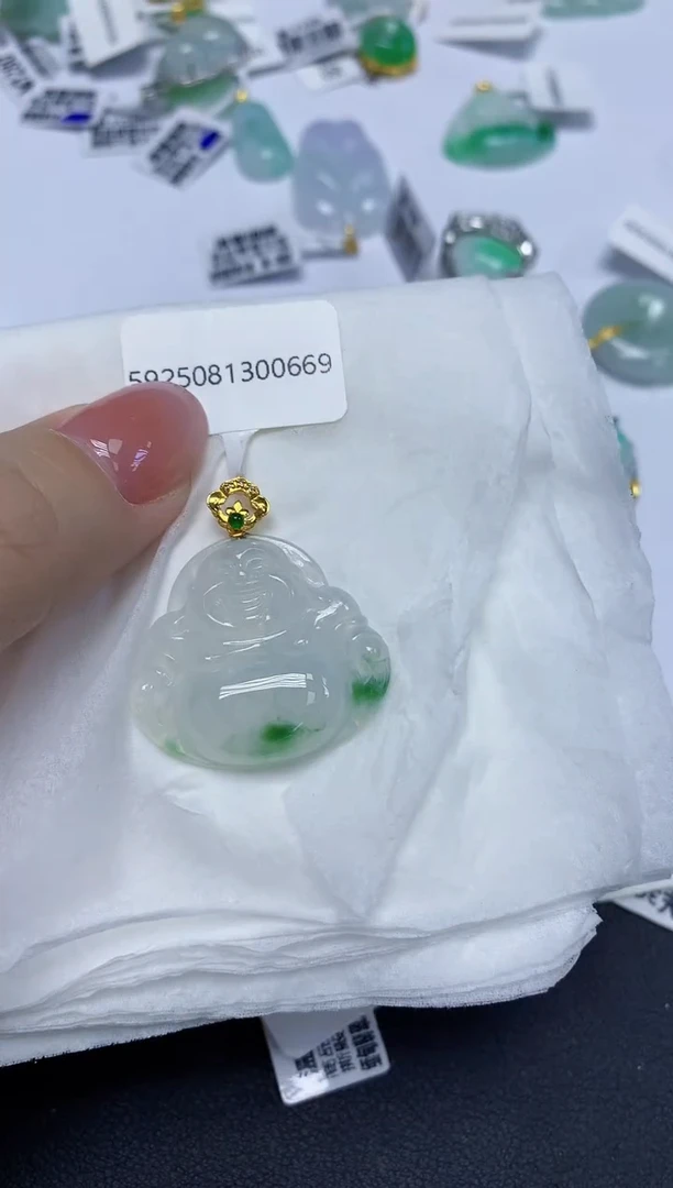 颈饰18K金镶嵌翡翠天然缅甸翡翠A货多样性发一件