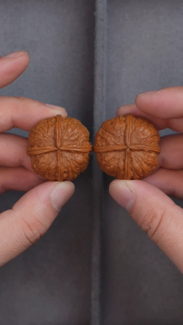 把件文玩核桃-野生四棱