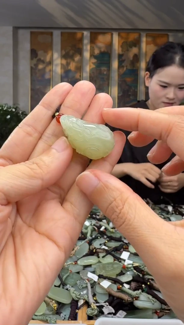 未镶嵌和田玉挂件拍一发一