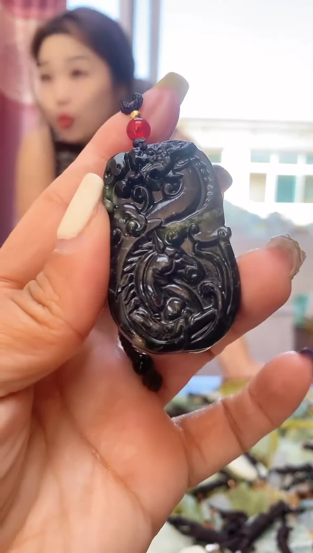 未镶嵌岫玉吊坠