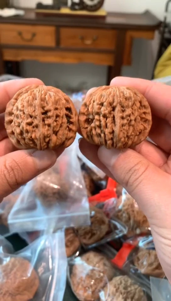 【闪购商品】文玩核桃吊坠四座楼核桃
