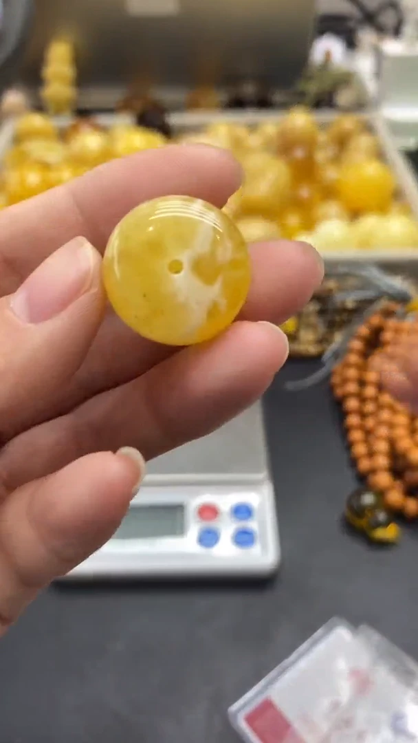 琥珀未镶嵌珠宝奇石1661