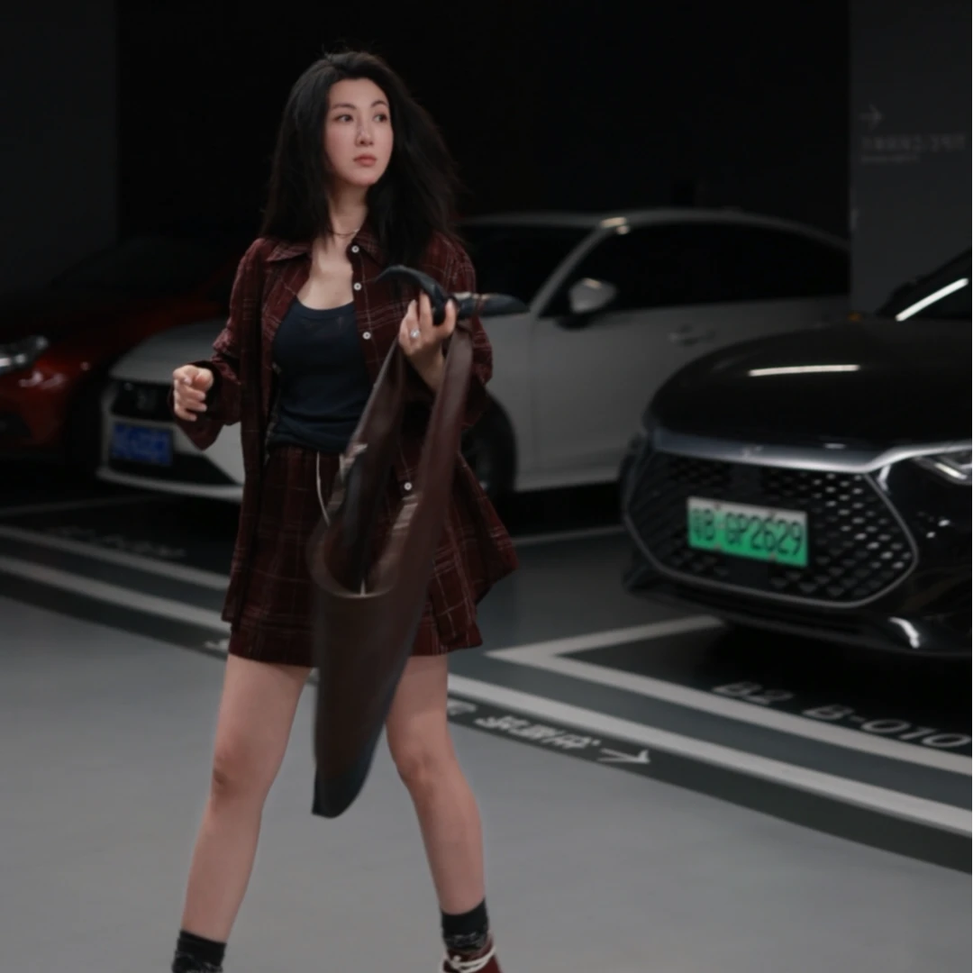 【壁虎姐】GECKO2025春季新款 枣红色立领薄款素雅长袖衬衫短裤套装