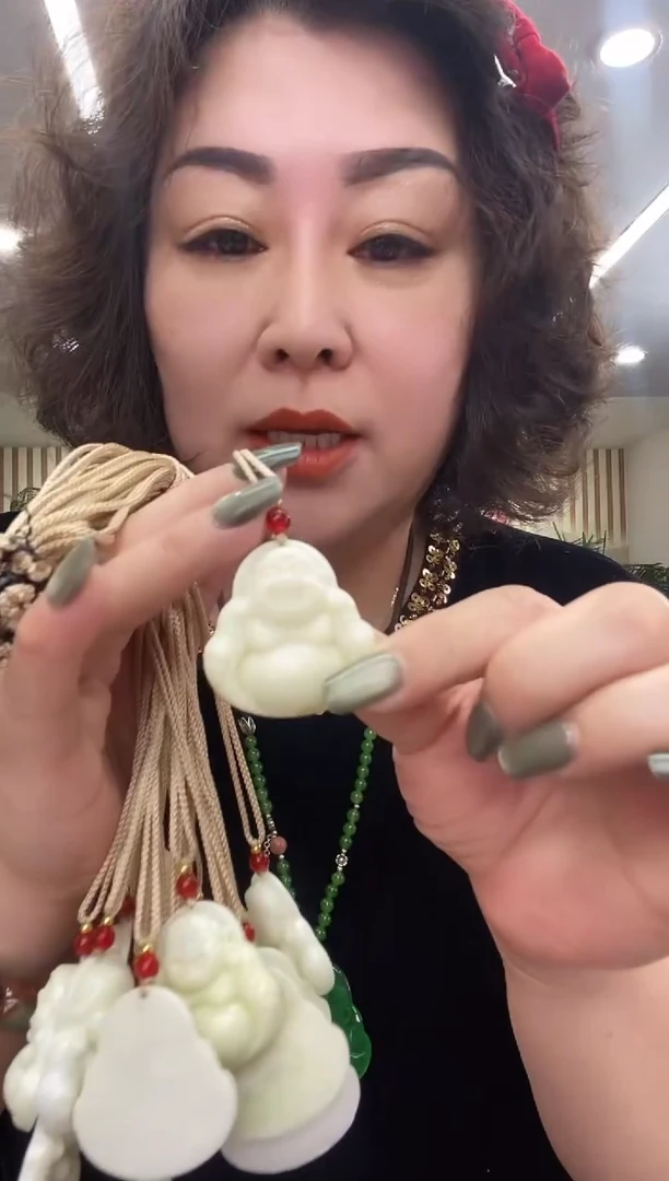 未镶嵌蛇纹石玉吊坠吊坠