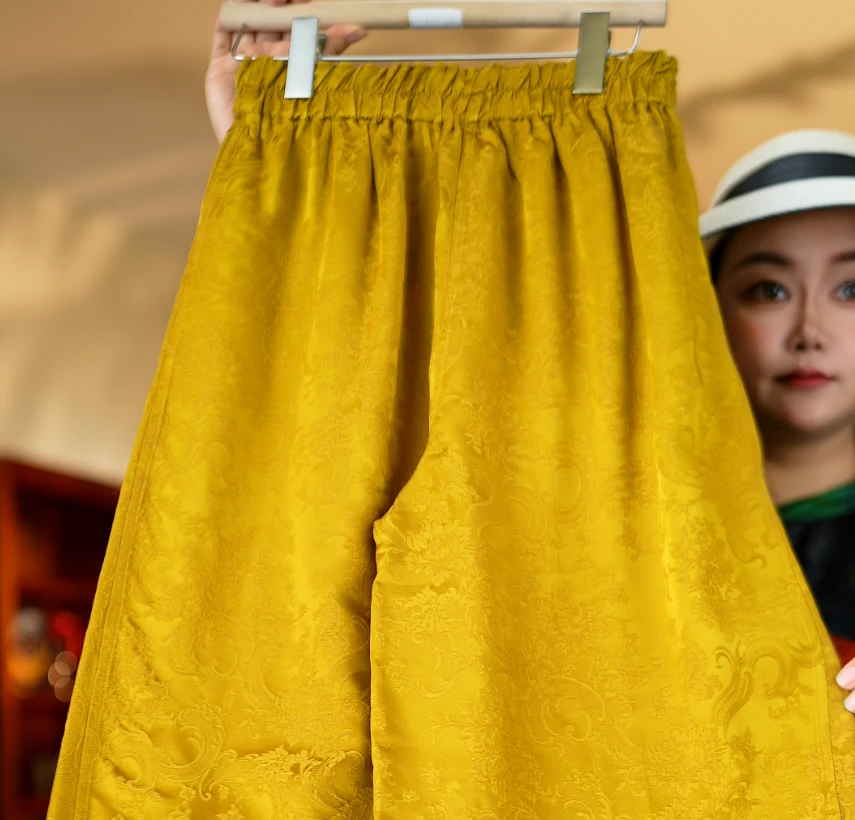 <<达人专属>>时尚百搭缎面暗纹双面穿弯刀裤1222