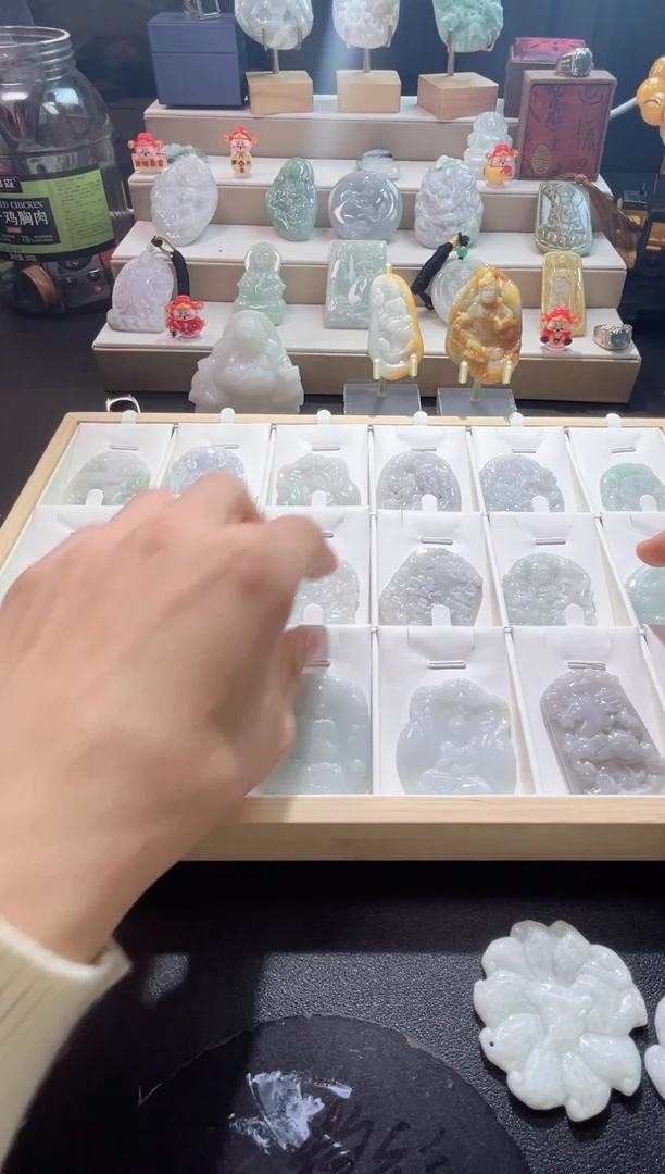 颈饰未镶嵌翡翠5