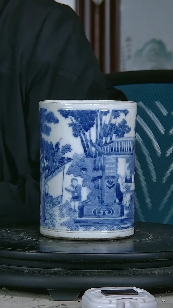 陶鹦**生青花精绘人物图笔铜