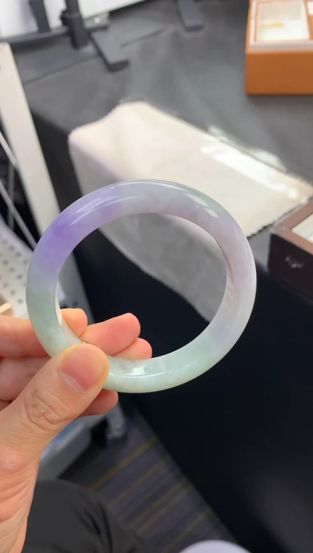 未镶嵌手镯翡翠退货需手镯吊牌标签完好