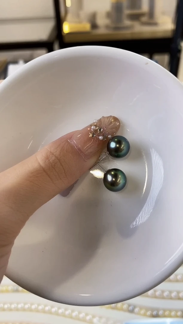 18K金镶嵌耳饰海水珍珠9-10大溪地黑珍珠耳饰