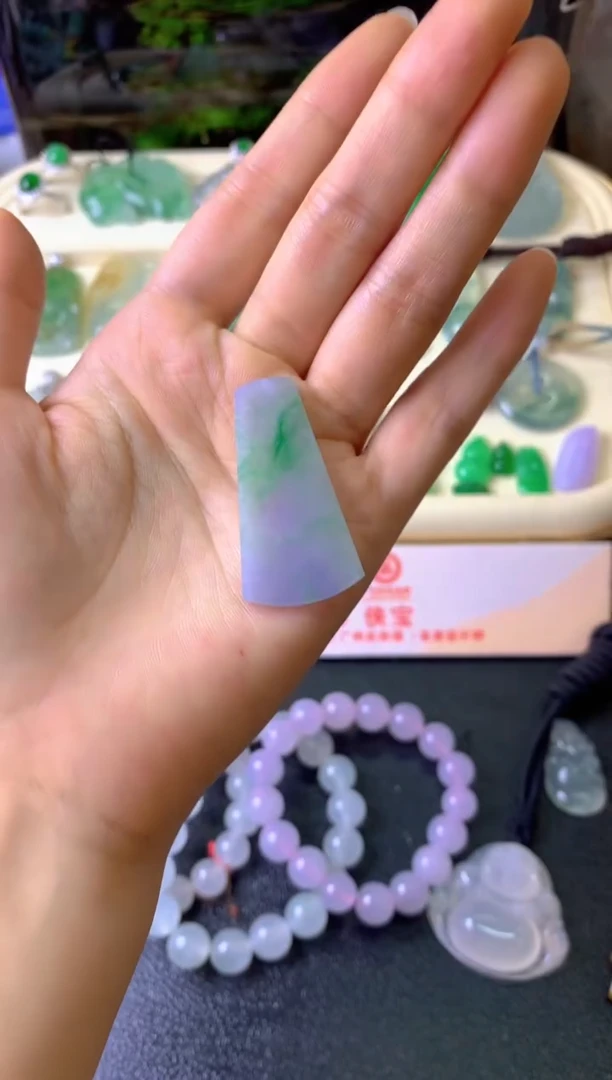 未镶嵌定制翡翠吴***婆毛货抛光