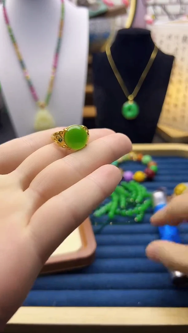 【闪购商品】和田玉戒指14K金镶嵌J04