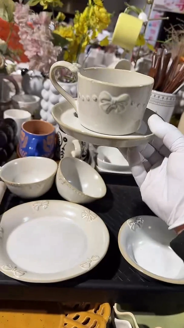 陶瓷蝴蝶结杯子微瑕 凑满20元包邮