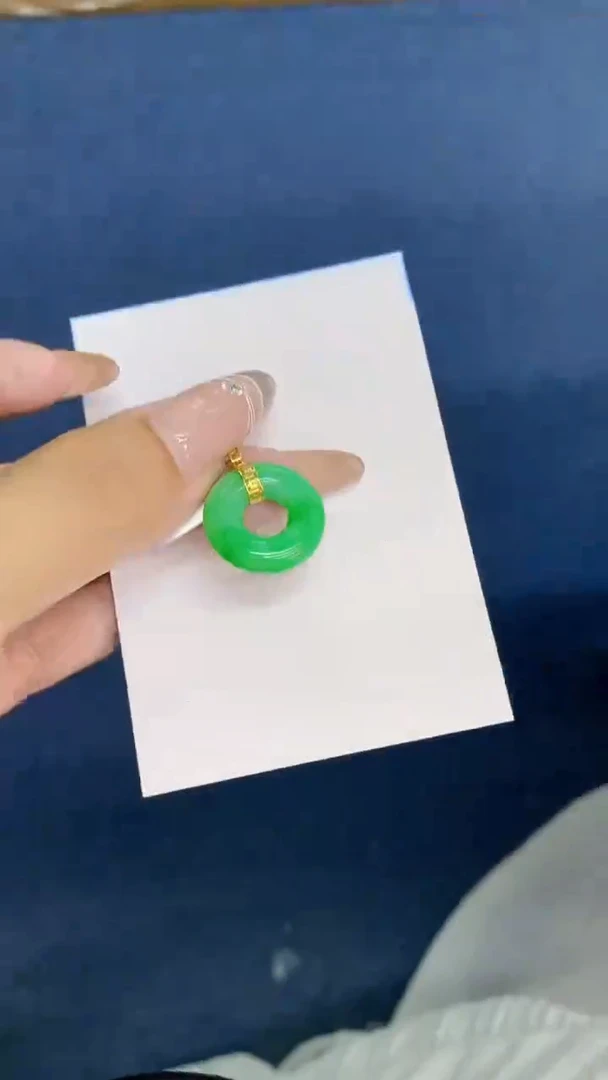 颈饰18K金镶嵌翡翠1·