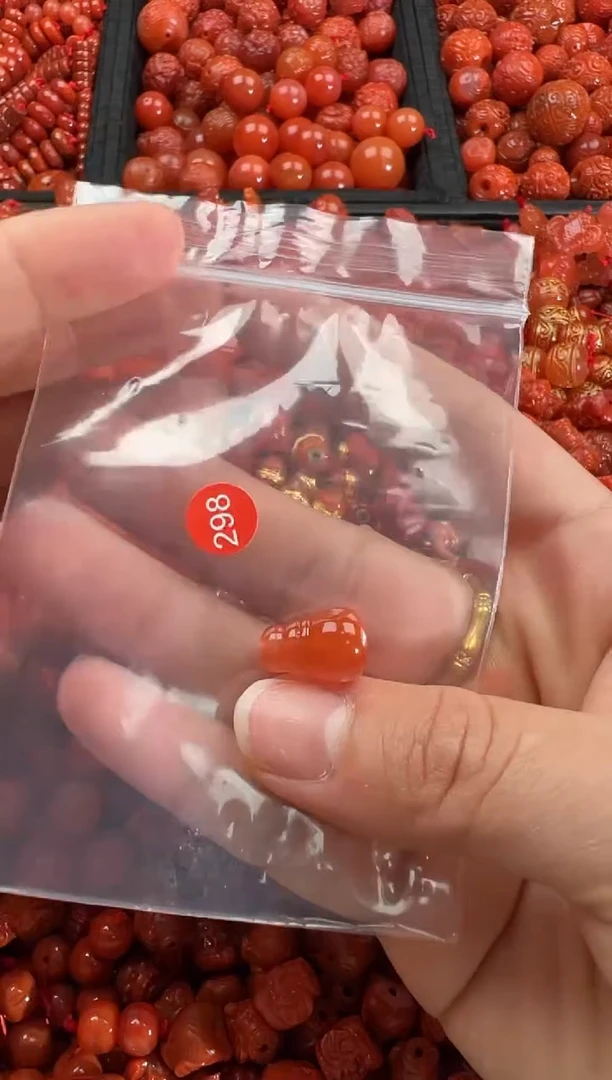 【闪购商品】南红玛瑙颈饰未镶嵌1