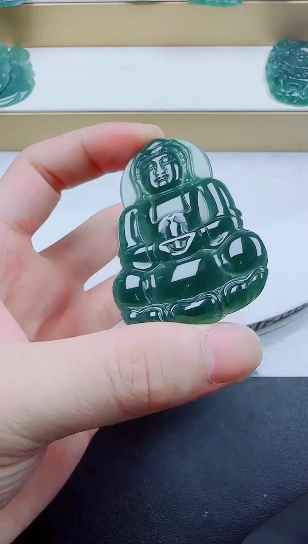 颈饰未镶嵌翡翠观音