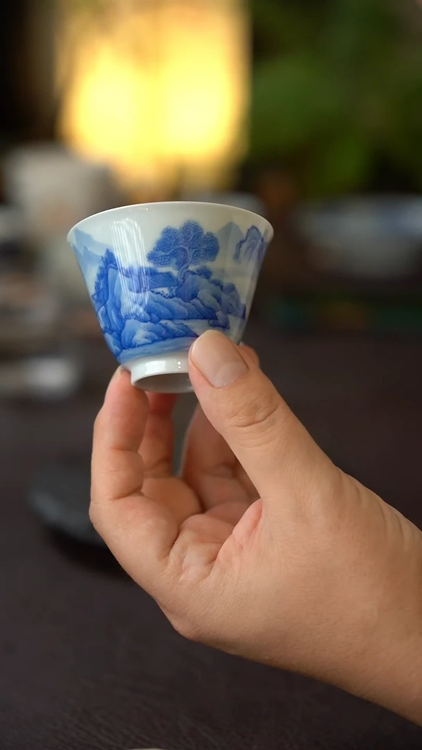 景德镇全手工手绘青花山水铃铛杯