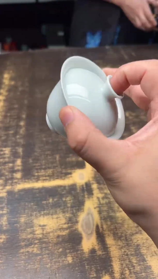 戏墨白胎二才盖碗